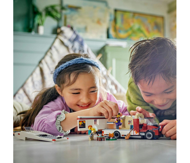 LEGO City 60454 Wakacyjny kamper pełen przygód - 1284117 - zdjęcie 14